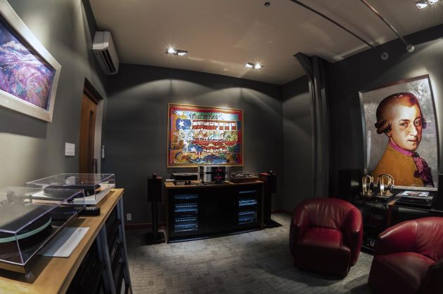 Audiovisionaries Showroom with Speakers