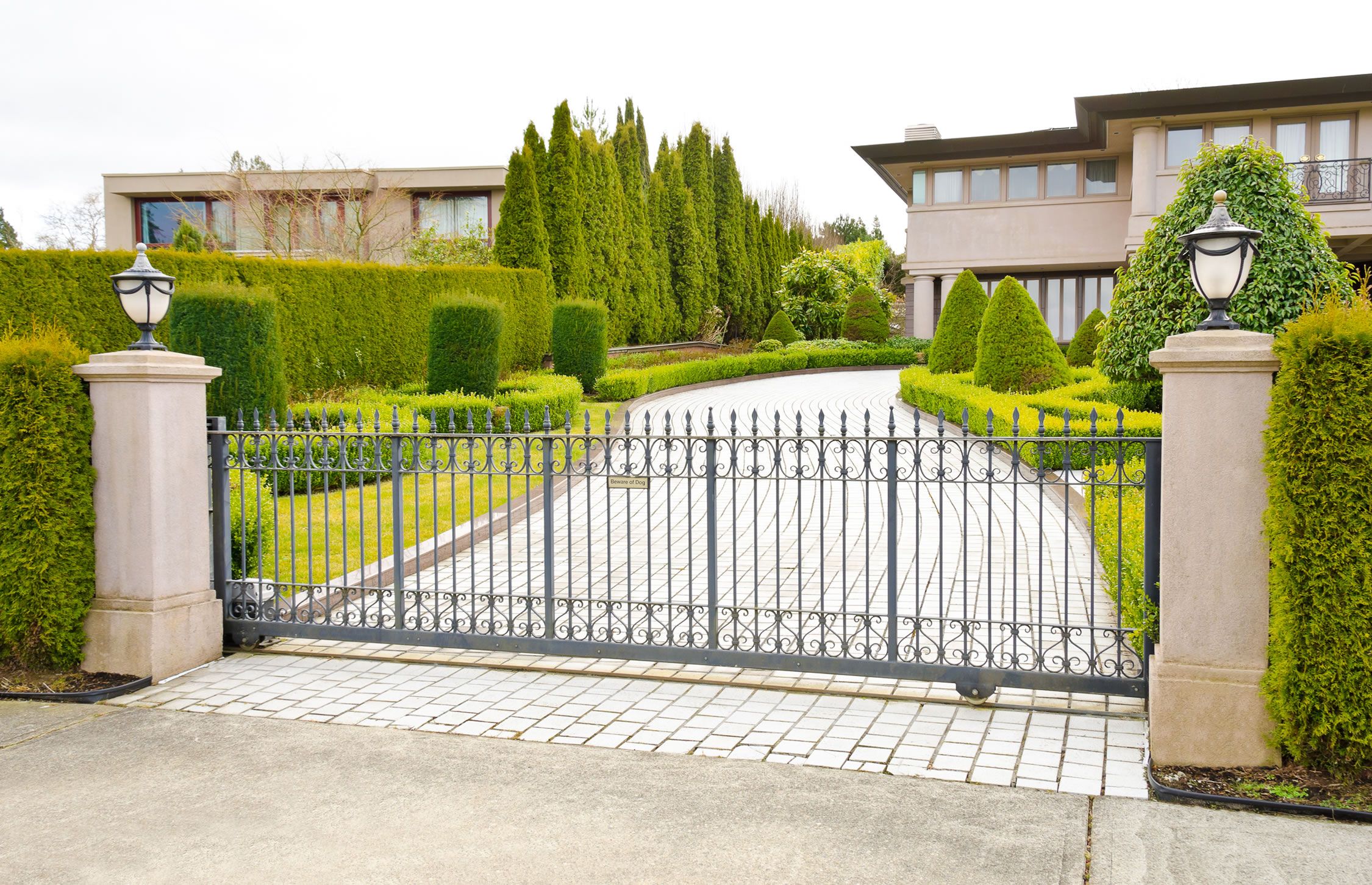 Gated ENtry, Lighting, Hedges